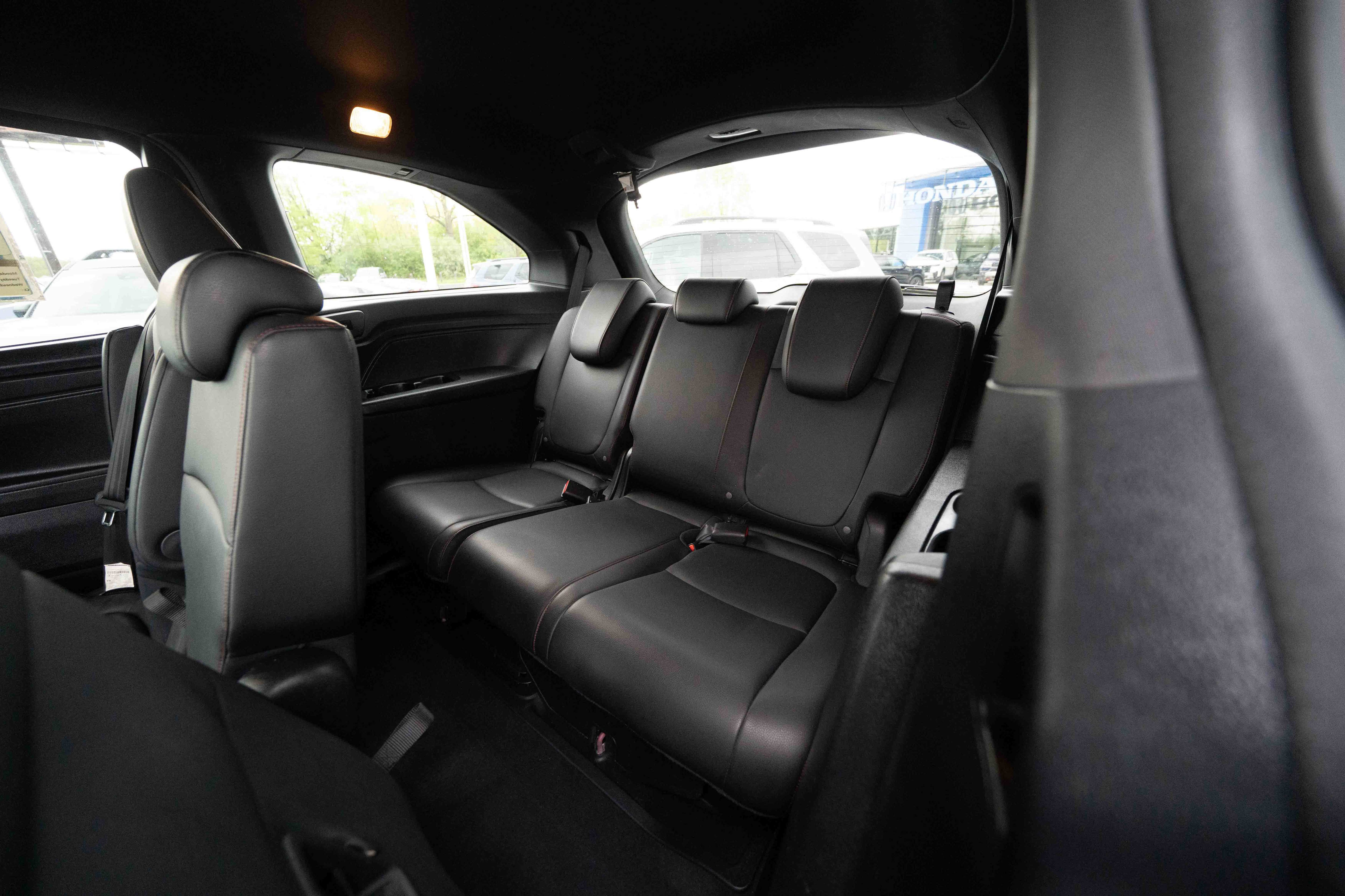 Used 2025 Honda Odyssey Sport-L image 24