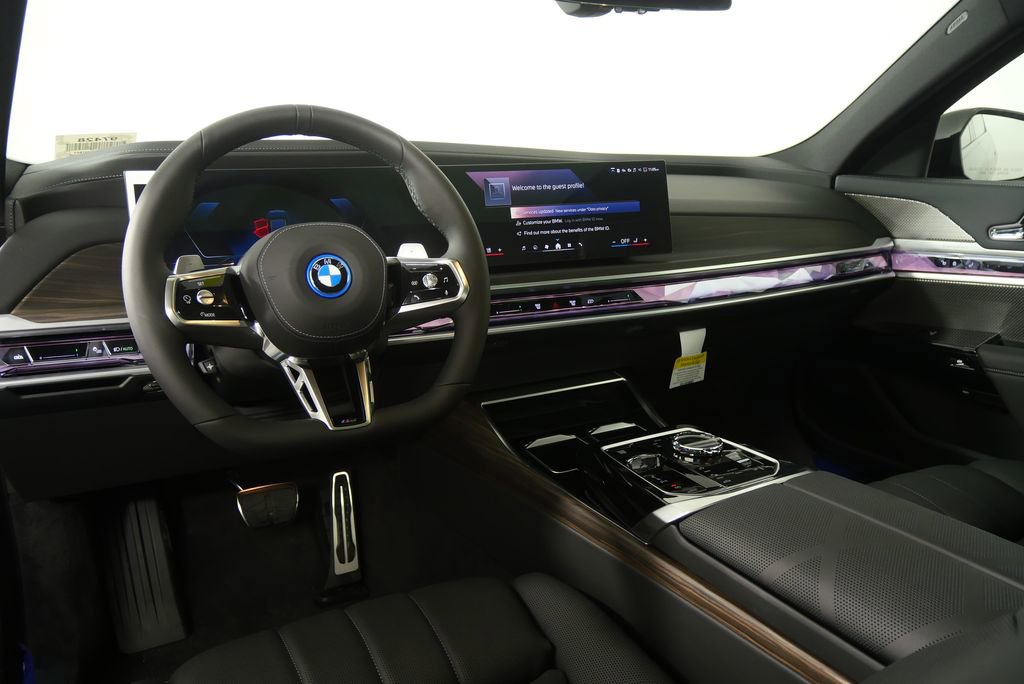 Used 2026 BMW 750e xDrive image 19