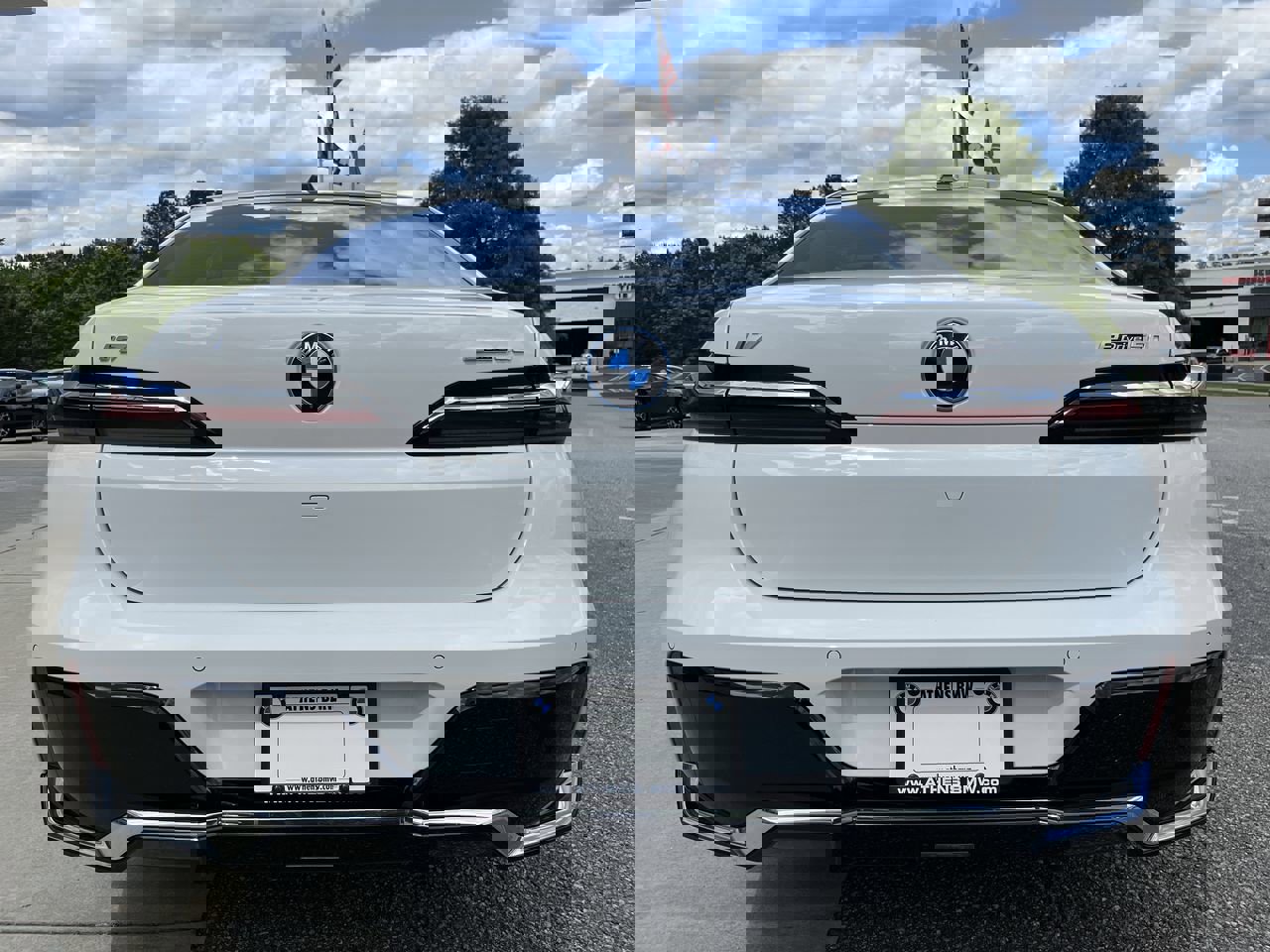 Used 2025 BMW i7 eDrive50 w/ M Sport Package image 12