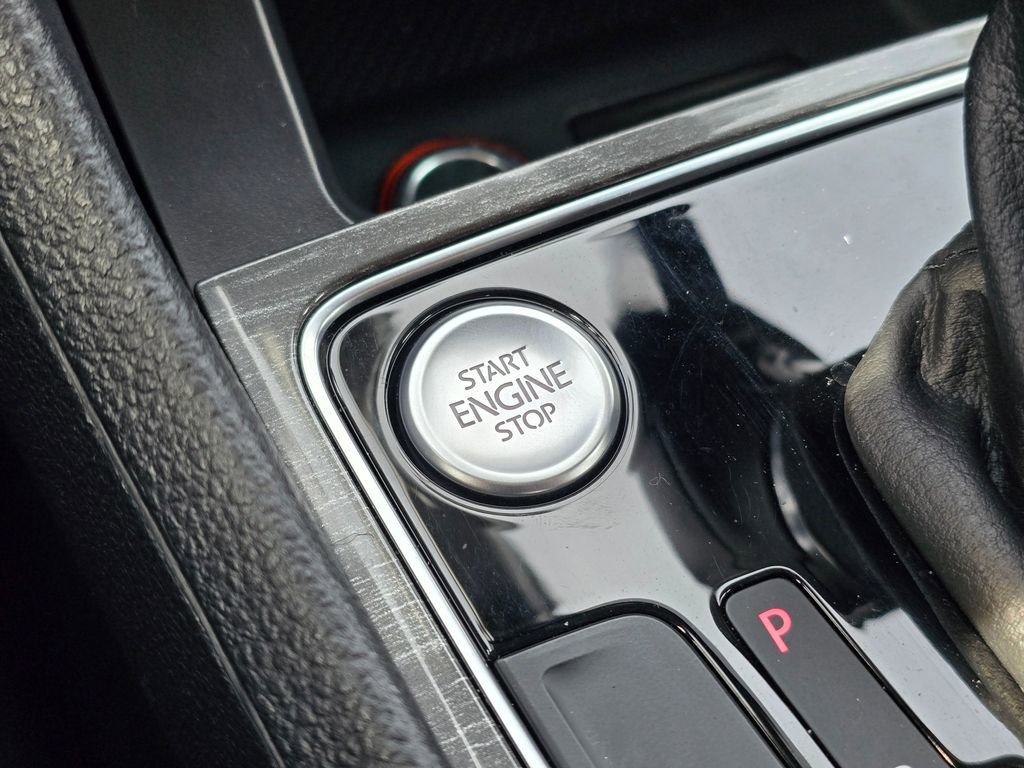 Used 2016 Volkswagen Passat 3.6 SEL Premium image 36