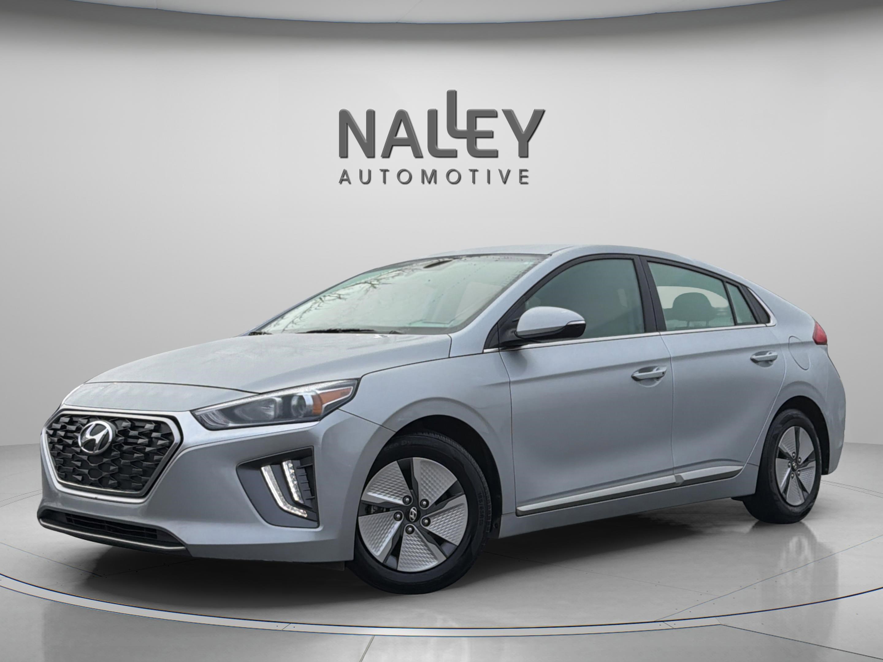 Used 2022 Hyundai Ioniq SE image 1