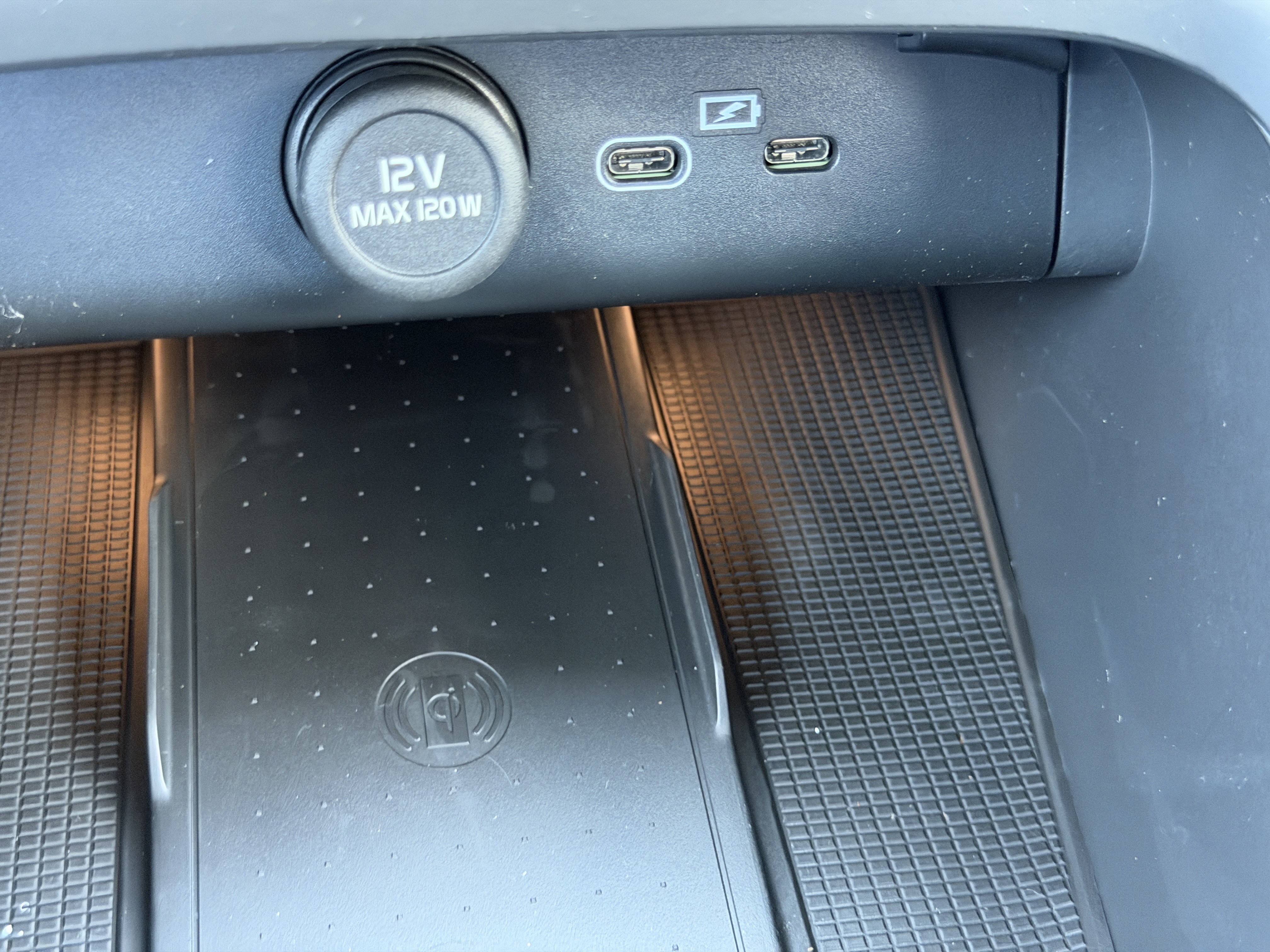 New 2026 Volvo XC40 B4 Core w/ Climate Package FWD image 24