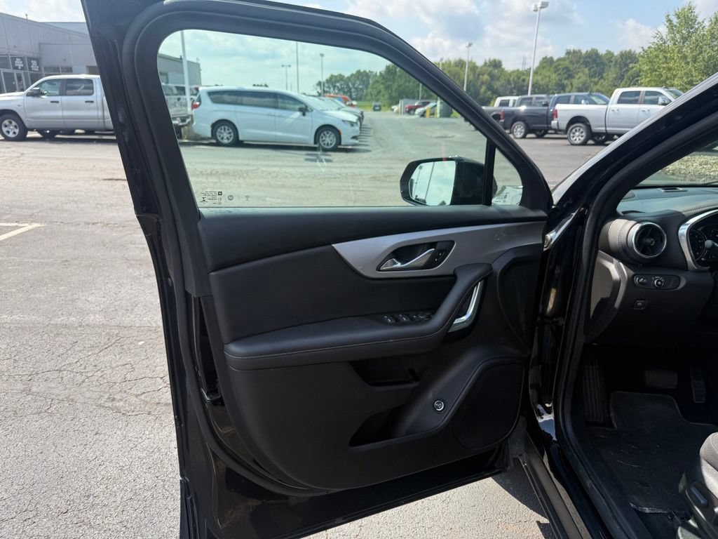 Used 2022 Chevrolet Blazer LT AWD/4WD image 11