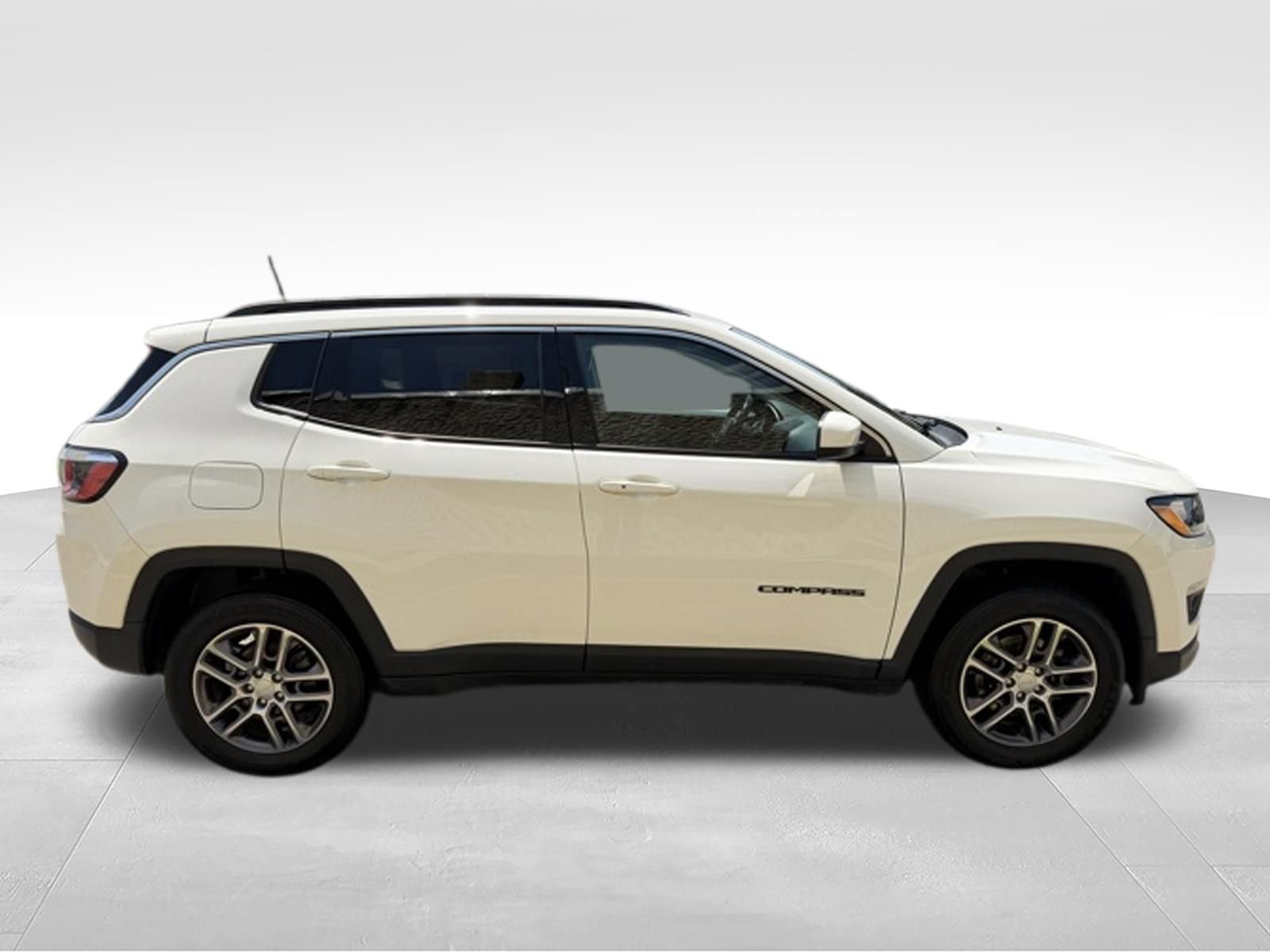 Used 2020 Jeep Compass Latitude AWD/4WD image 4