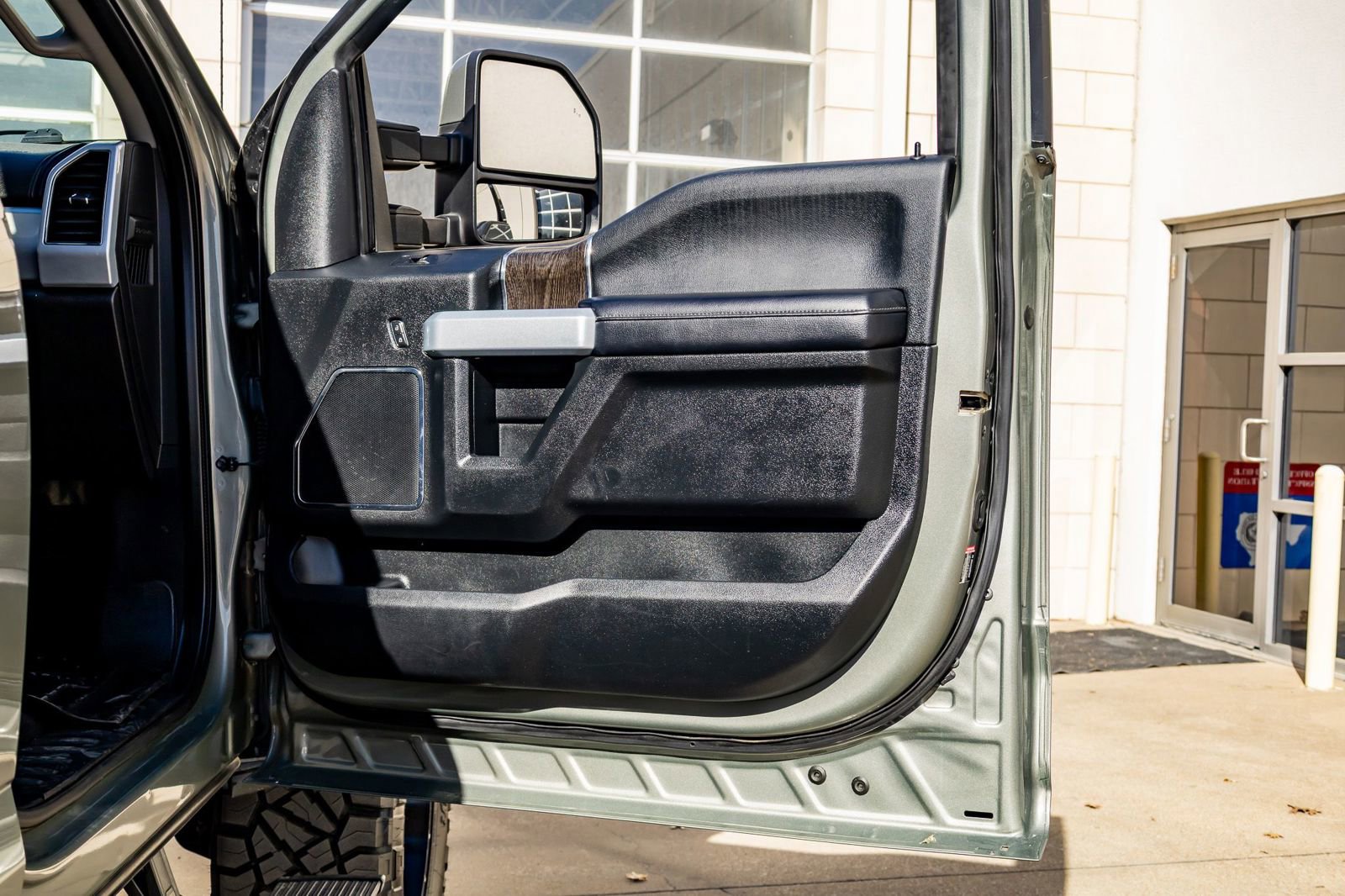 Used 2020 Ford F250 Lariat image 34