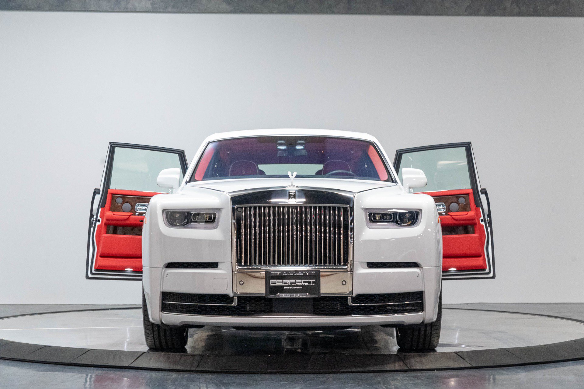 Used 2019 Rolls-Royce Phantom Sedan RWD image 62