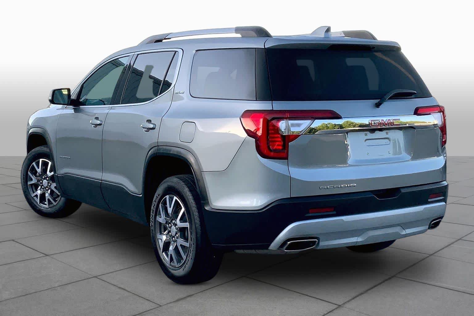Used 2023 GMC Acadia SLE w/ Driver Convenience Package FWD image 12