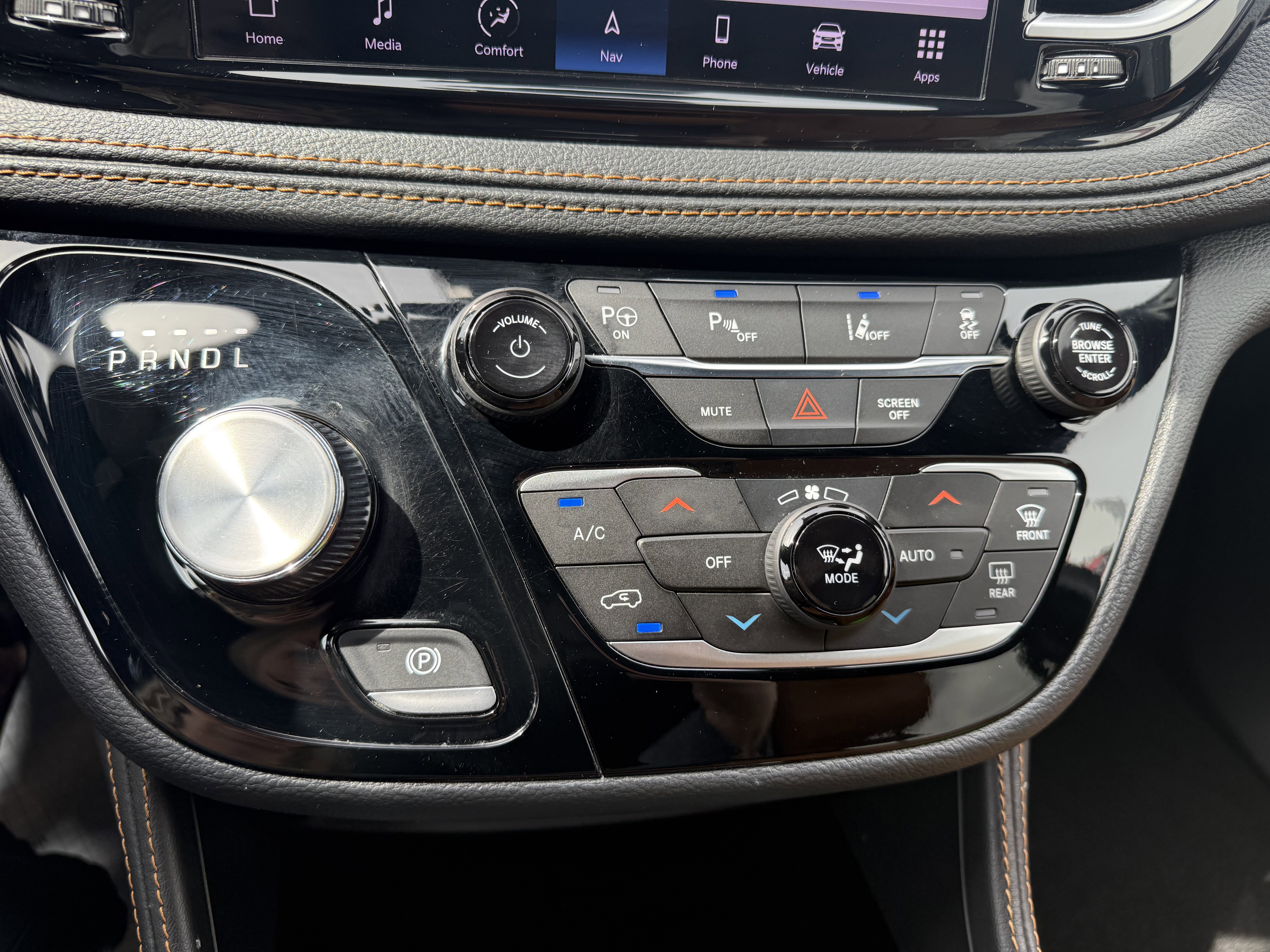 Used 2023 Chrysler Pacifica Pinnacle image 12