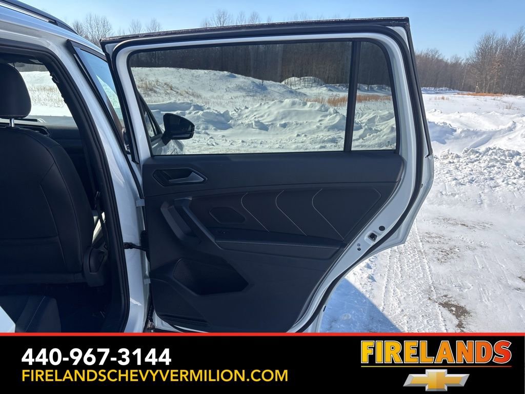 Used 2023 Volkswagen Tiguan SE R-Line image 37