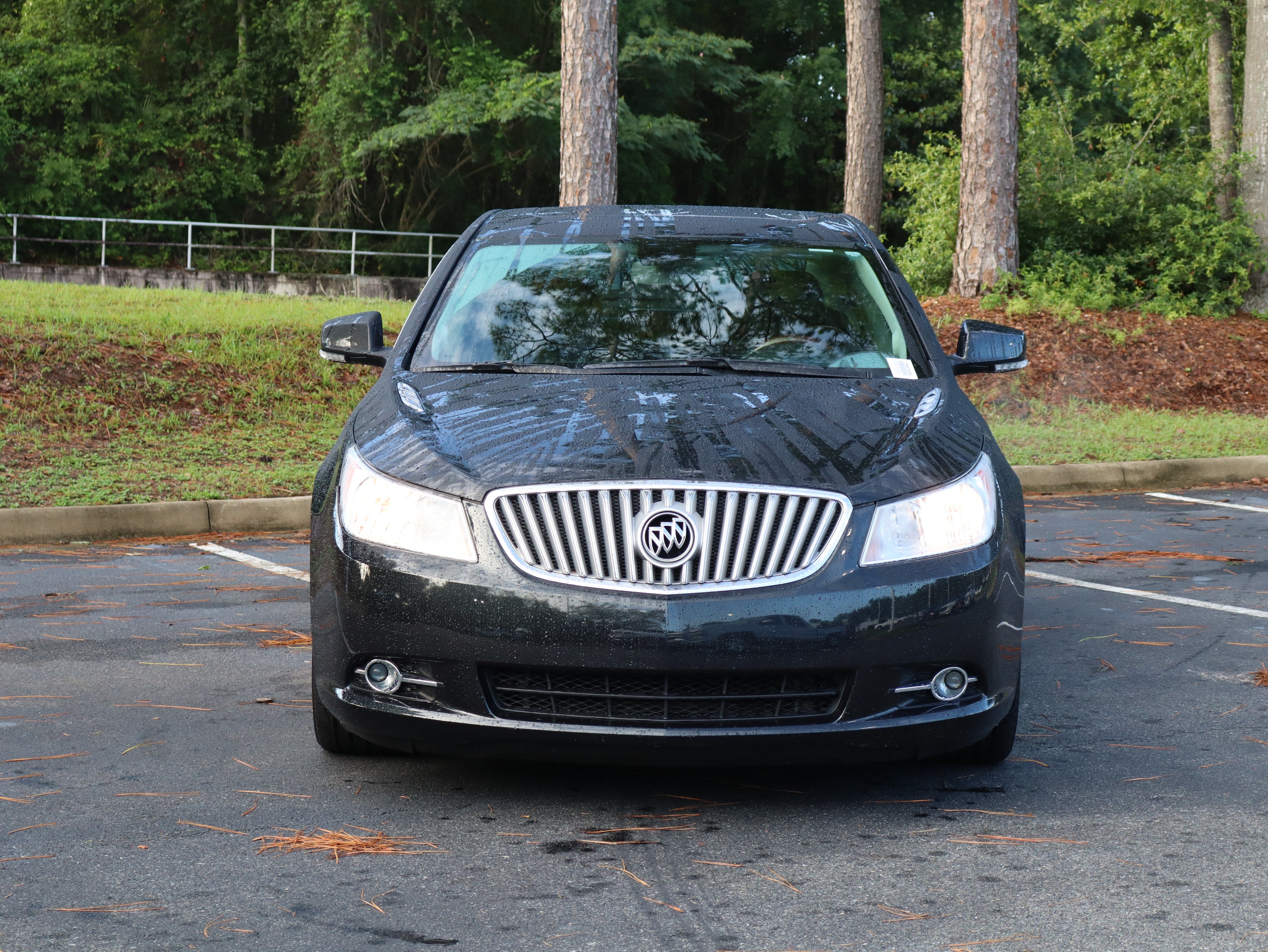 Used 2010 Buick LaCrosse CXS w/ Touring Package FWD image 3