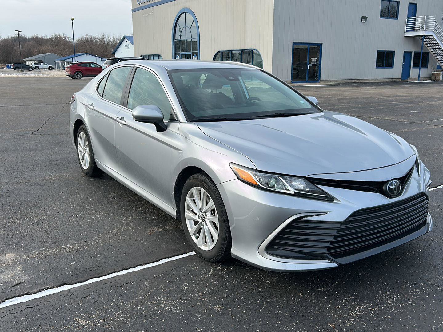 Used 2024 Toyota Camry LE image 3