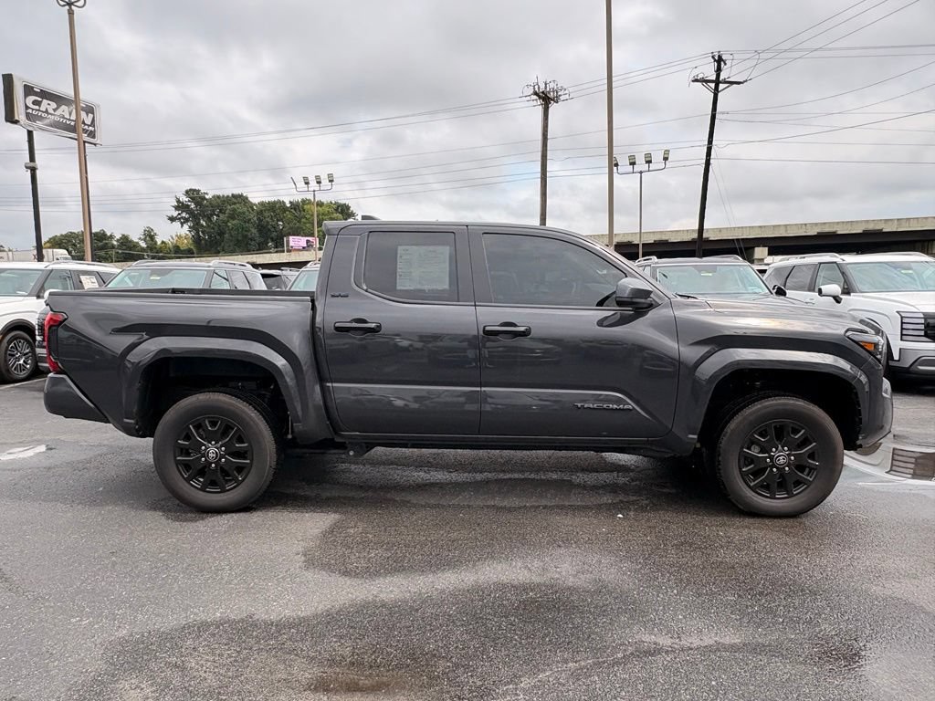 Used 2025 Toyota Tacoma SR5 AWD/4WD image 9