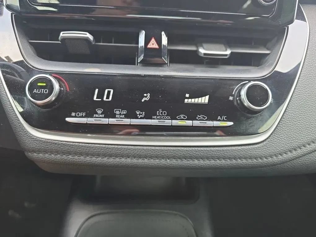 Used 2020 Toyota Corolla SE FWD image 27
