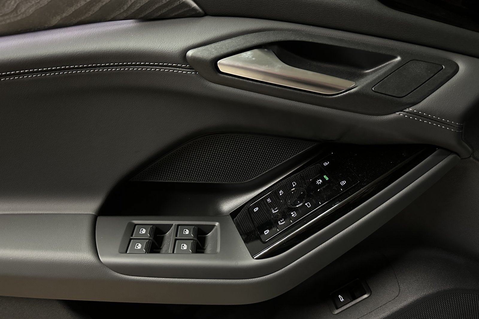 New 2027 Audi A6 e-tron Premium RWD image 10