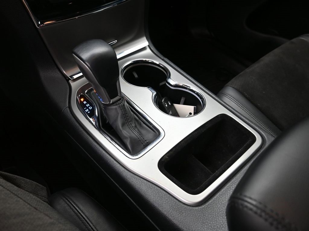 Used 2020 Jeep Grand Cherokee Laredo w/ Laredo X Package image 19