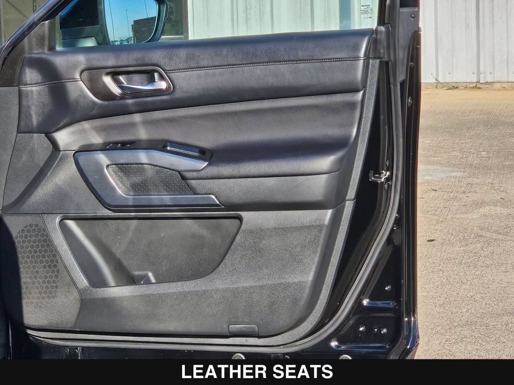 Used 2024 Nissan Pathfinder SL w/ SL Premium Package FWD image 34