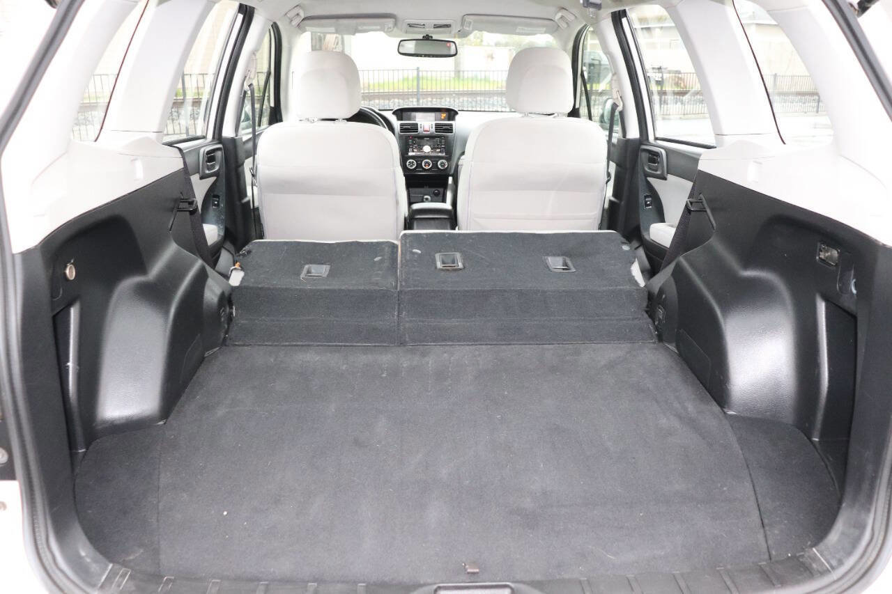 Used 2015 Subaru Forester 2.5i w/ Alloy Wheel Package image 37
