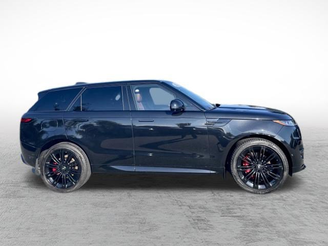 Used 2024 Land Rover Range Rover Sport Dynamic SE AWD/4WD image 4