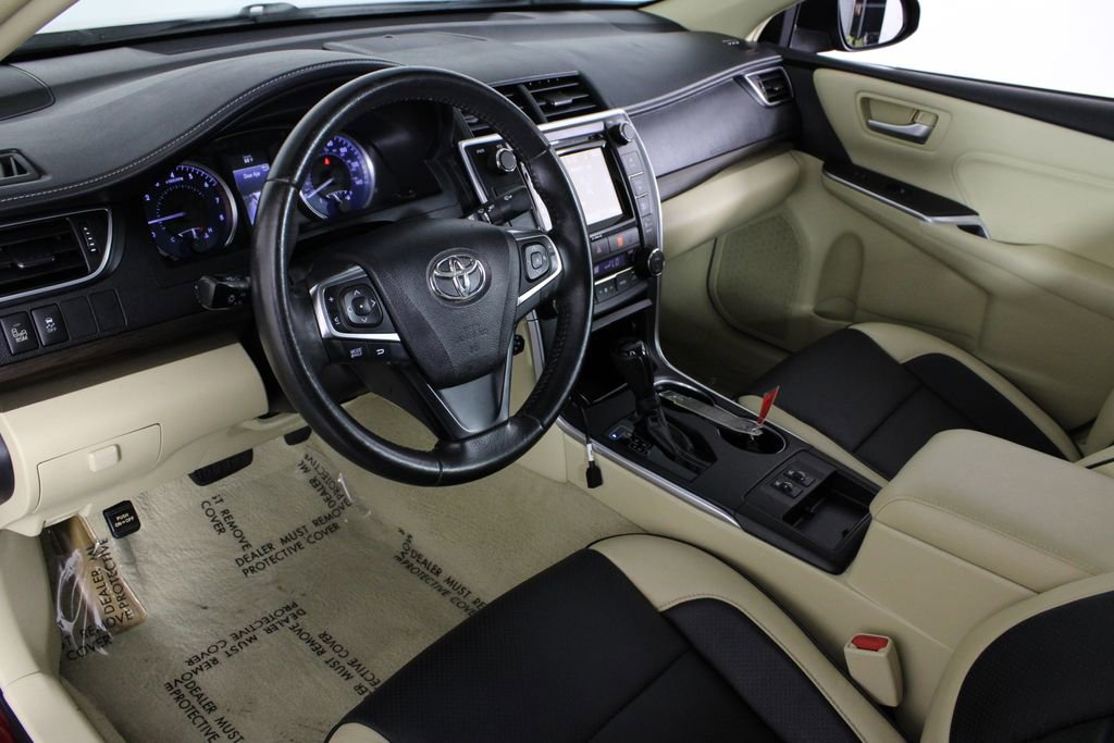 Used 2017 Toyota Camry XLE w/ Moonroof Package image 17