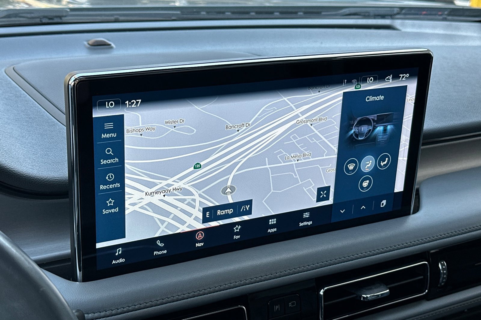 Used 2022 Lincoln Nautilus Reserve w/ Luxury Package image 18