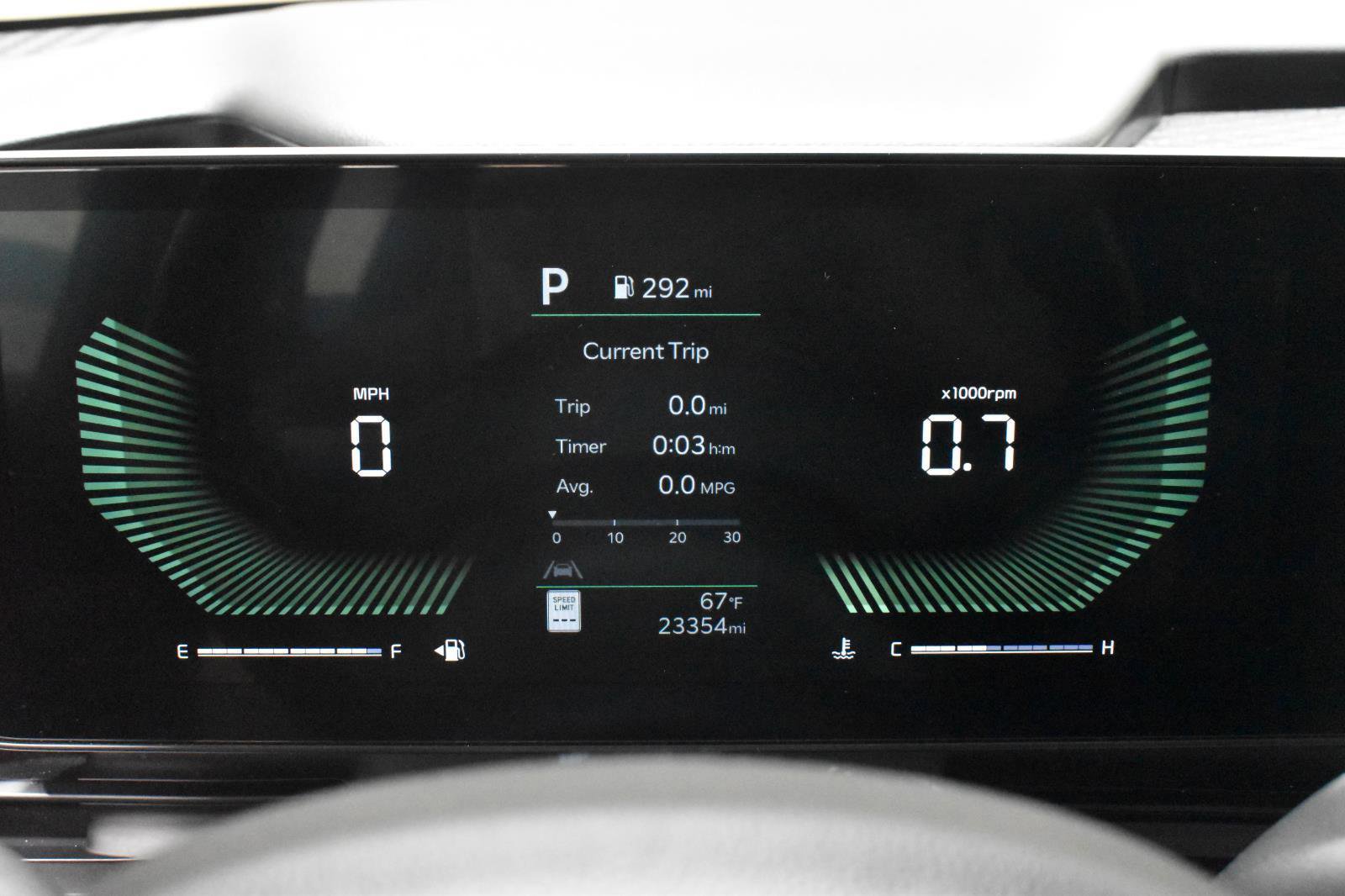 Used 2025 Kia Carnival FWD image 24
