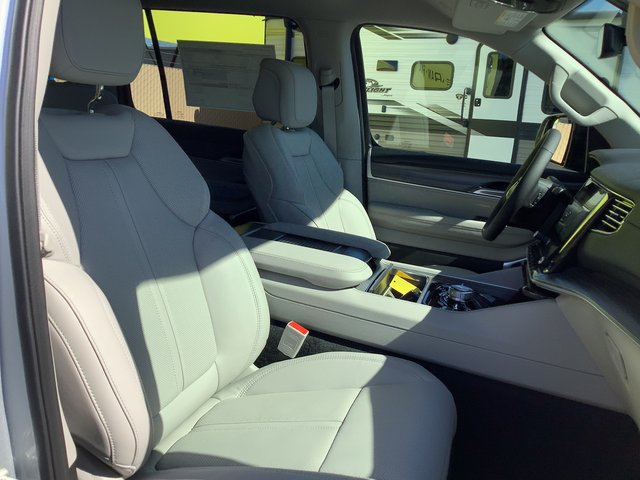 New 2023 Jeep Wagoneer Series III w/ Preferred Equipment Group AWD/4WD image 45
