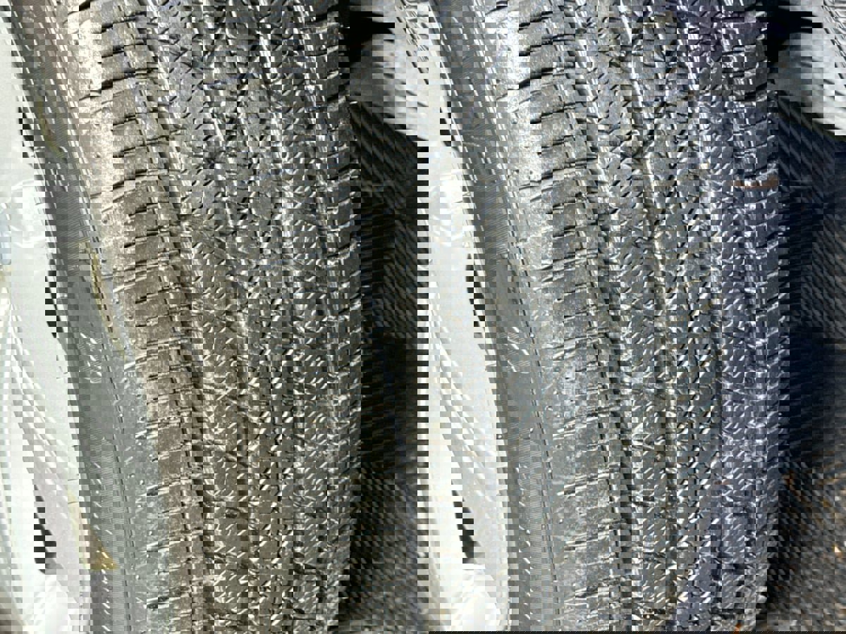 Used 2019 Land Rover Range Rover Velar S image 40