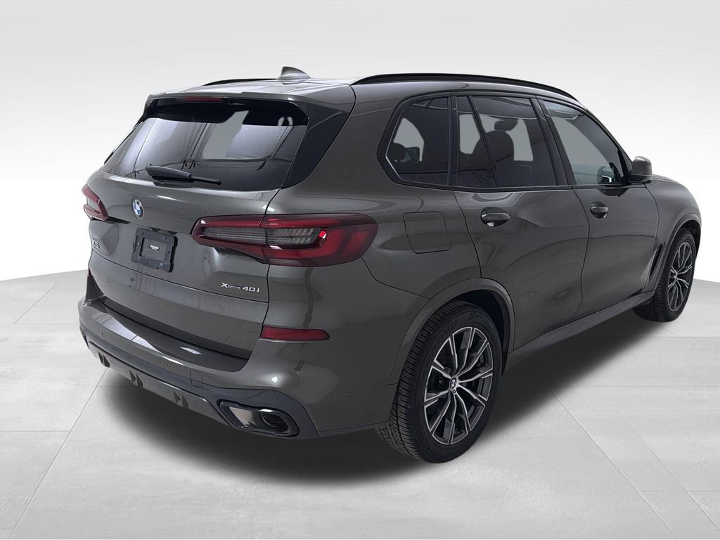 Used 2023 BMW X5 xDrive40i w/ M Sport Package image 9