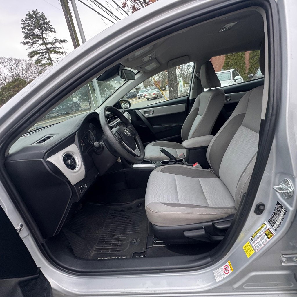 Used 2018 Toyota Corolla LE image 26