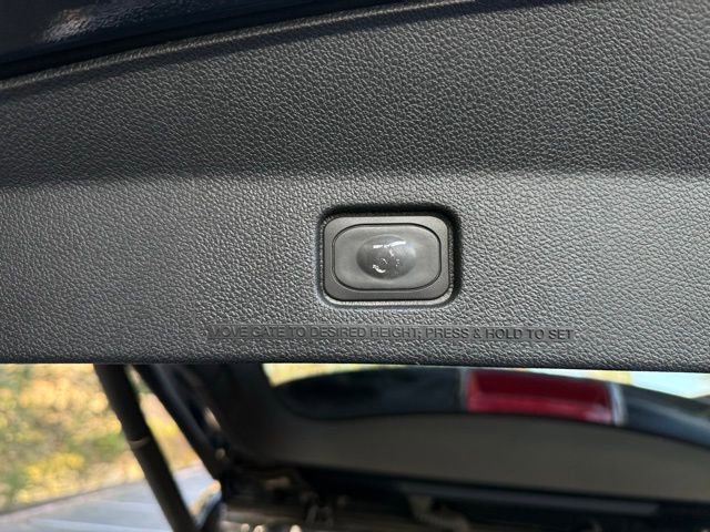 Used 2017 Ford Explorer Platinum image 34