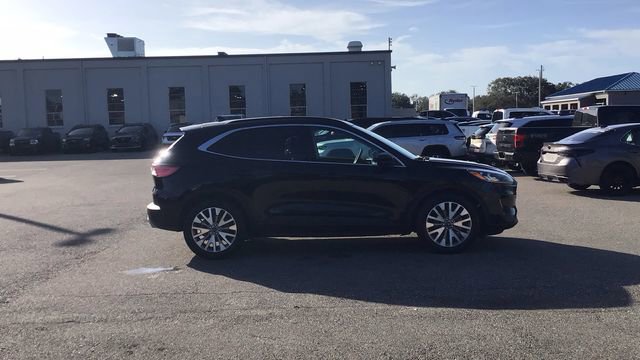 Certified 2022 Ford Escape Titanium image 4
