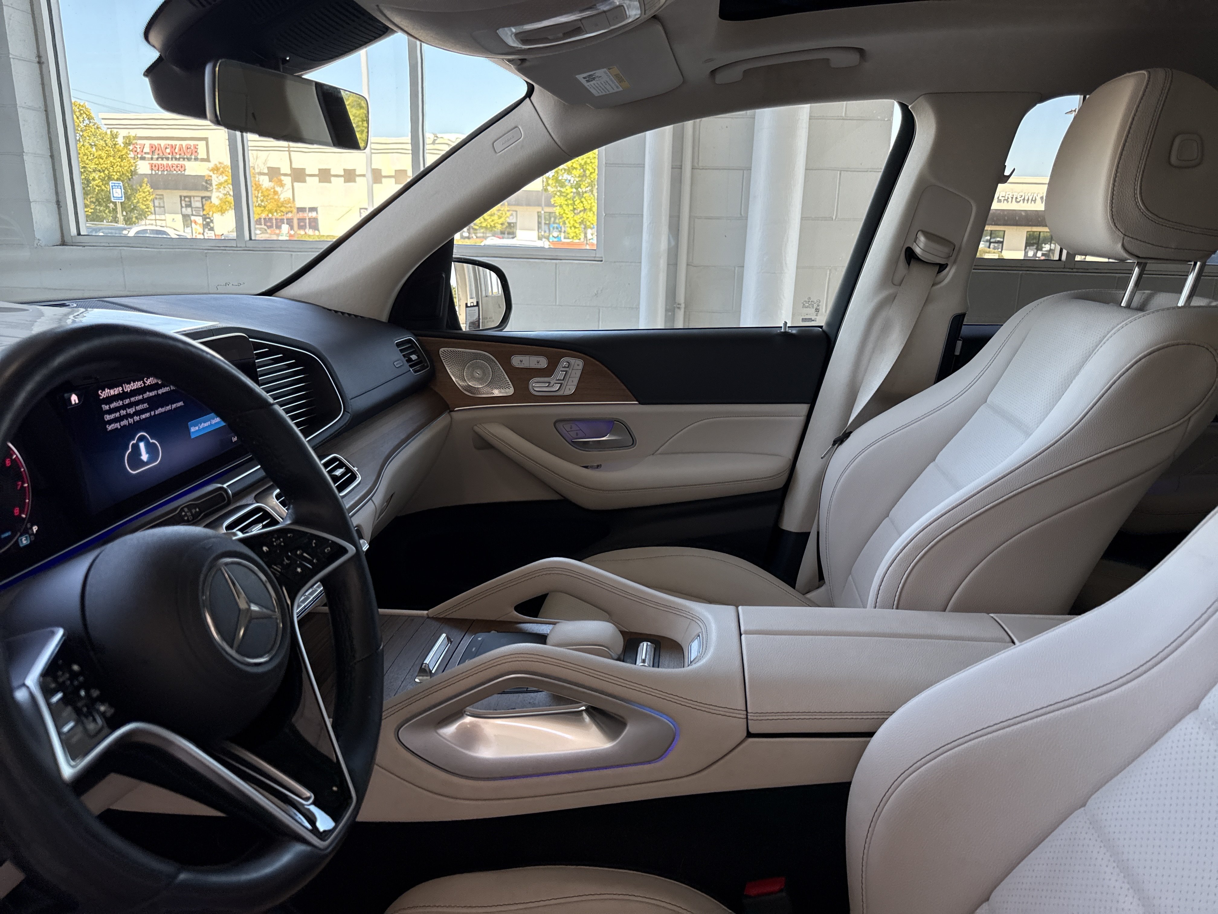 Used 2024 Mercedes-Benz GLS 450 4MATIC image 21