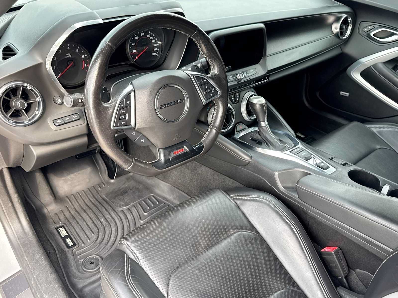 Used 2019 Chevrolet Camaro SS RWD image 2