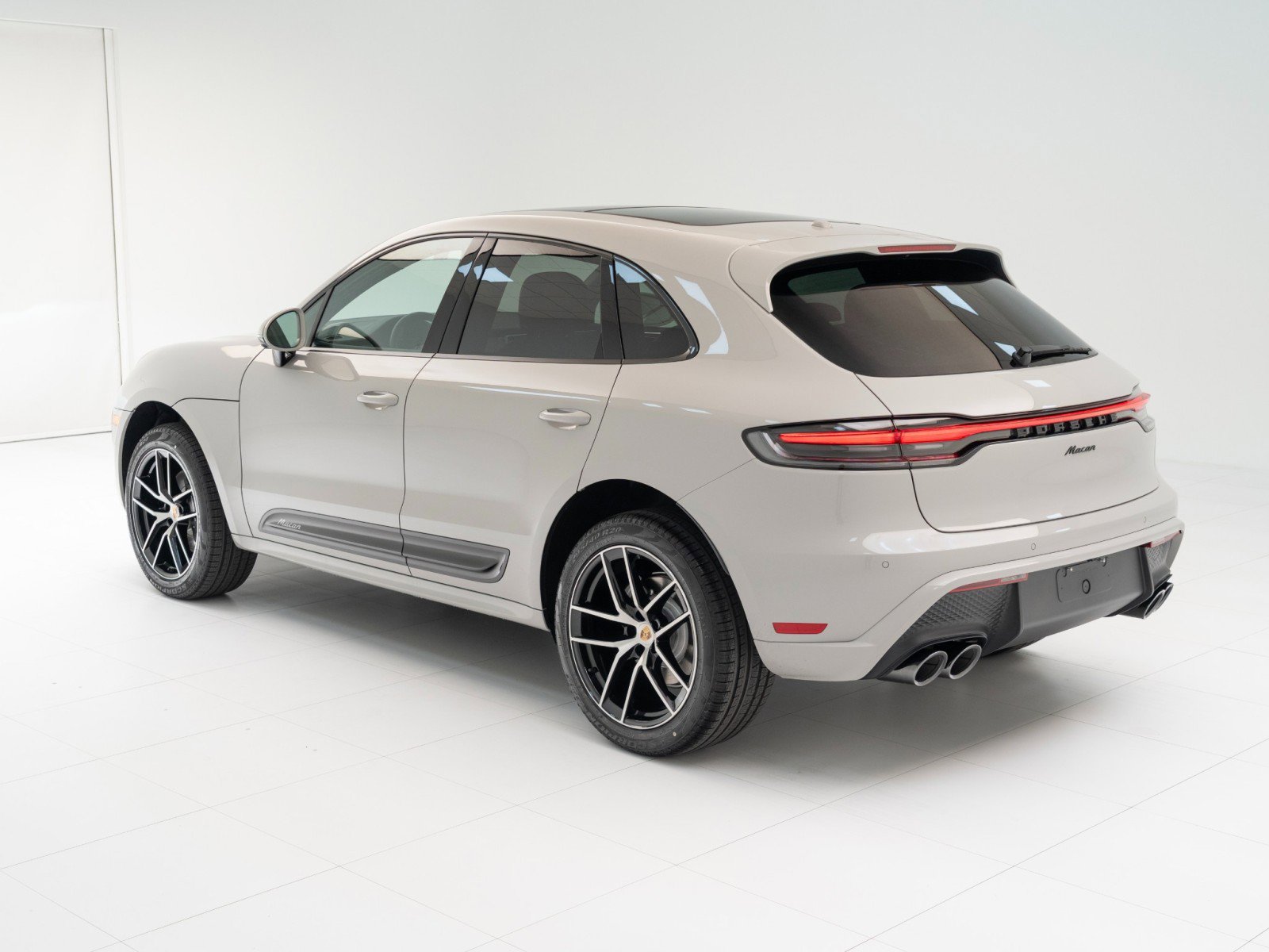 New 2026 Porsche Macan image 3