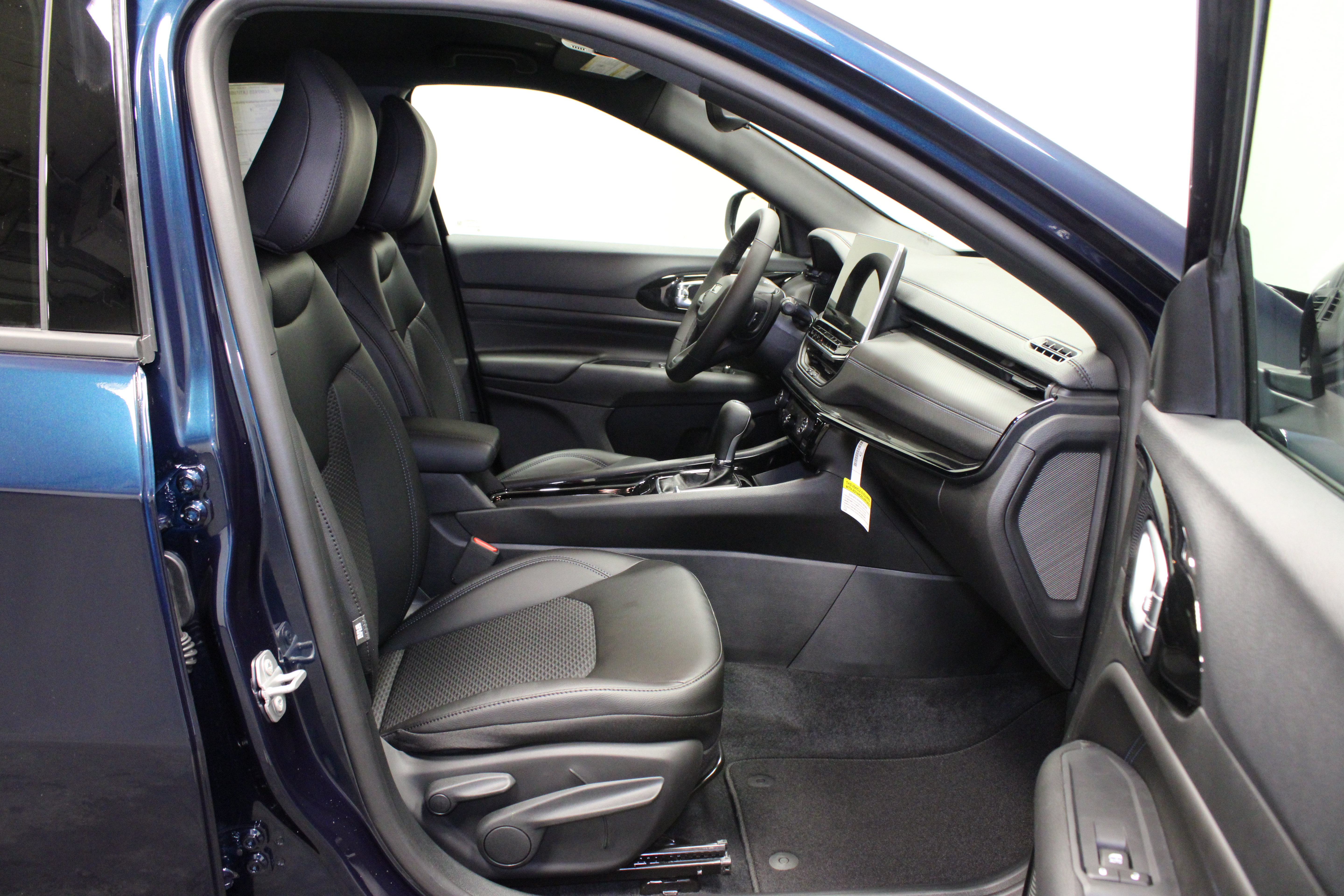 New 2026 Jeep Compass Latitude AWD/4WD image 13
