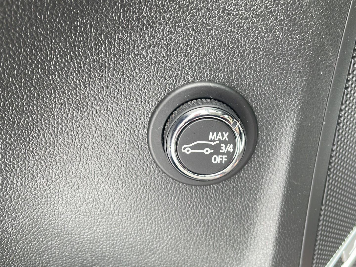 Used 2025 Buick Envision Preferred AWD/4WD image 11