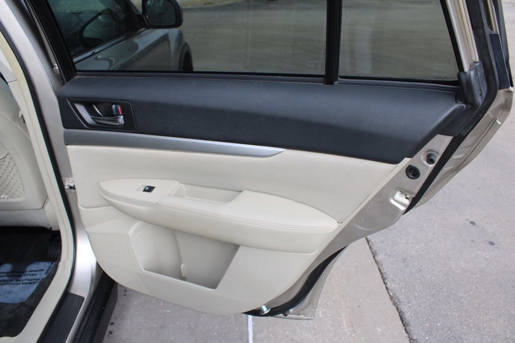 Used 2014 Subaru Outback 2.5i Premium image 22