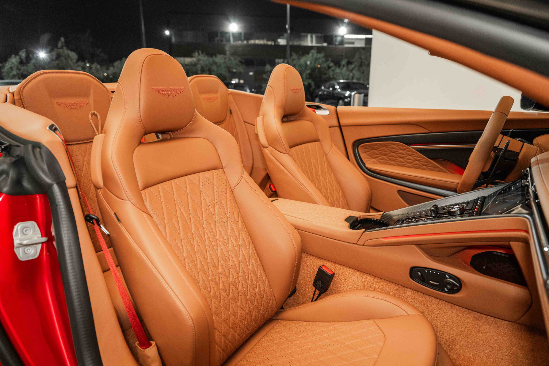 Used 2025 Aston Martin DB12 Convertible image 14