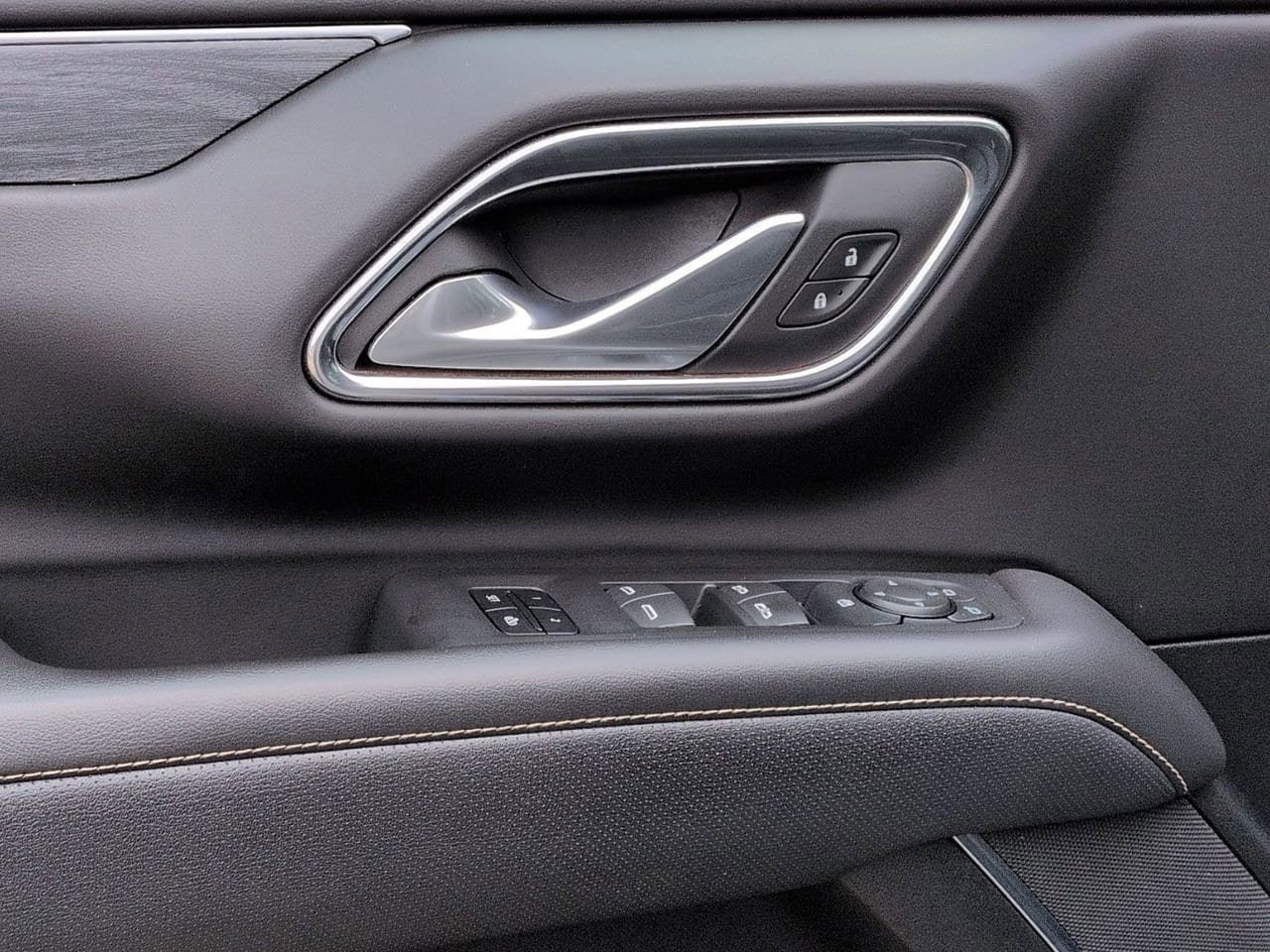 Used 2024 GMC Yukon SLT image 8