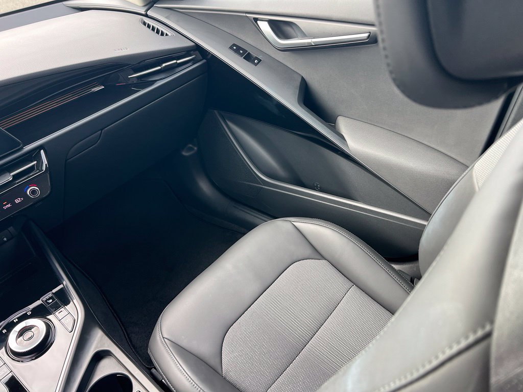 Certified 2024 Kia Niro Wind w/ Wind Preserve Package FWD image 13