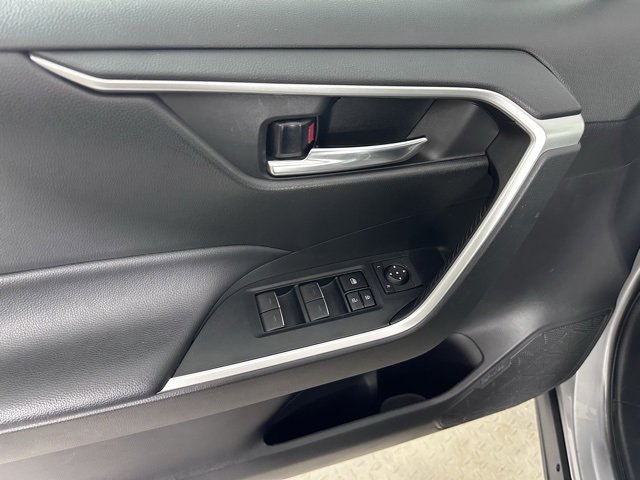 Used 2022 Toyota RAV4 XLE image 20