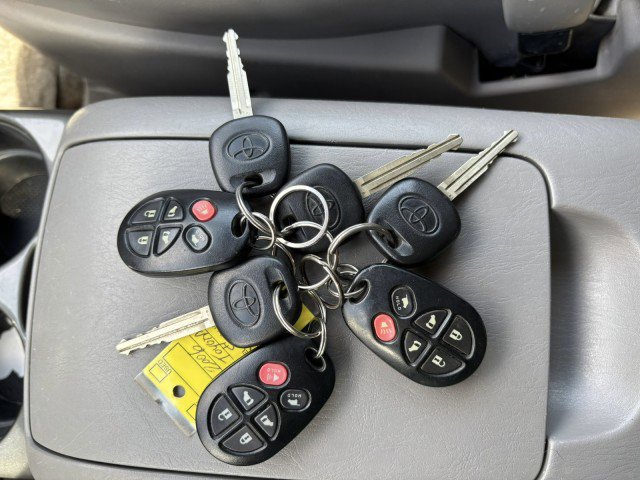 Used 2007 Toyota Sienna XLE Limited image 19