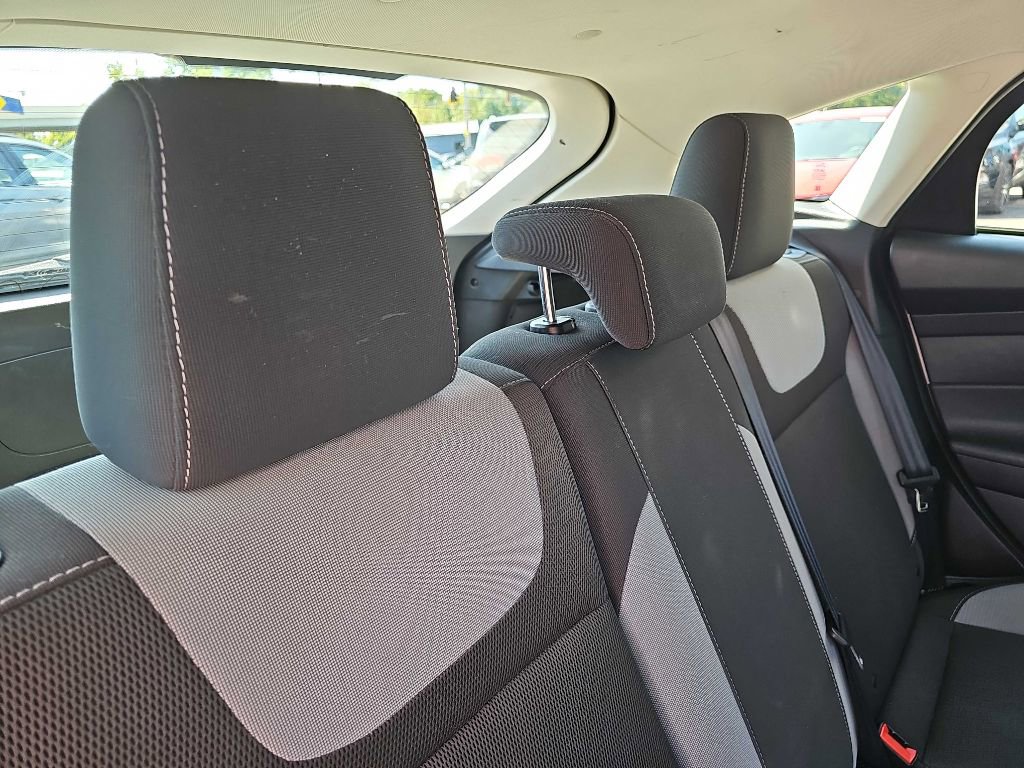 Used 2012 Ford Focus SE image 46