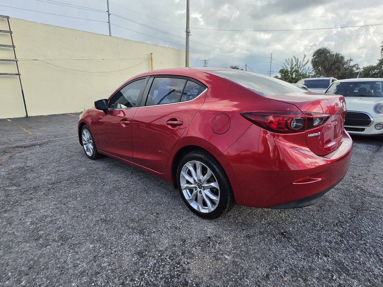Used 2017 MAZDA MAZDA3 Sport w/ Preferred Equipment Package FWD image 5