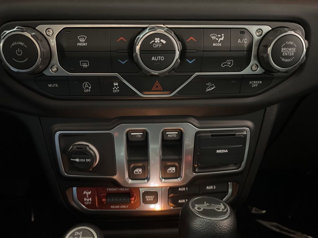Used 2018 Jeep Wrangler Rubicon AWD/4WD image 25