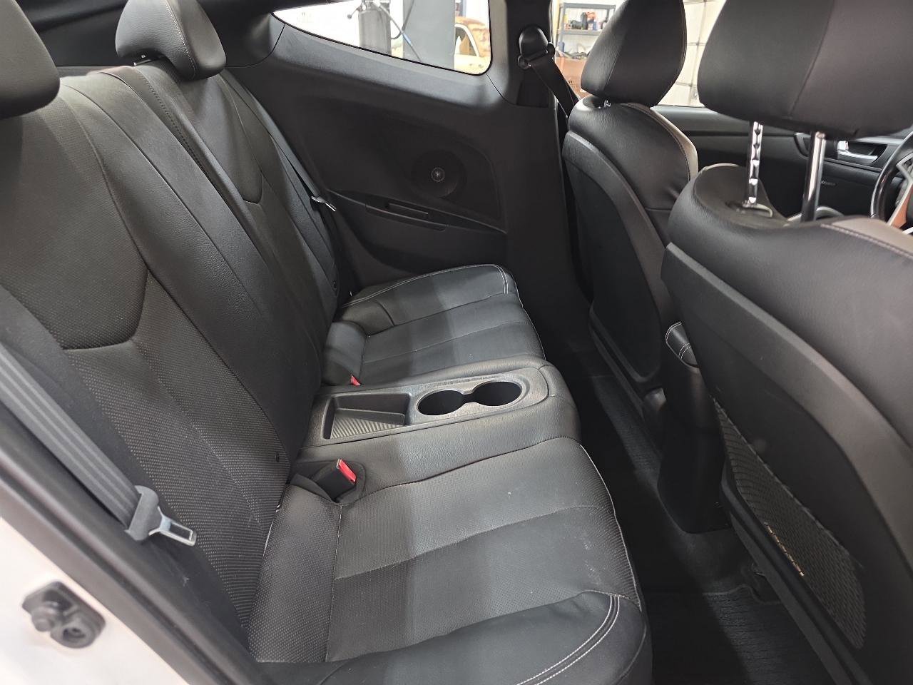 Used 2016 Hyundai Veloster Turbo FWD image 34