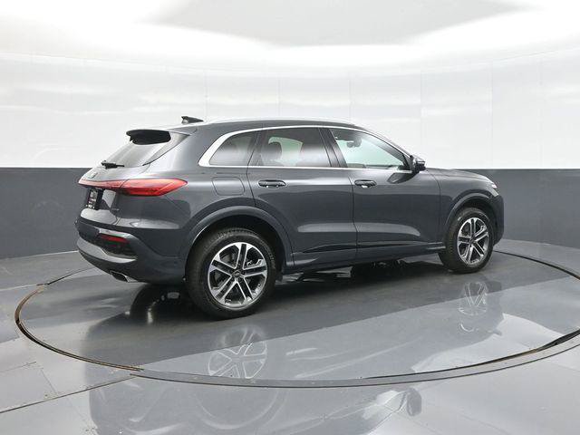 Used 2025 Audi Q5 Premium w/ Convenience Package AWD/4WD image 7