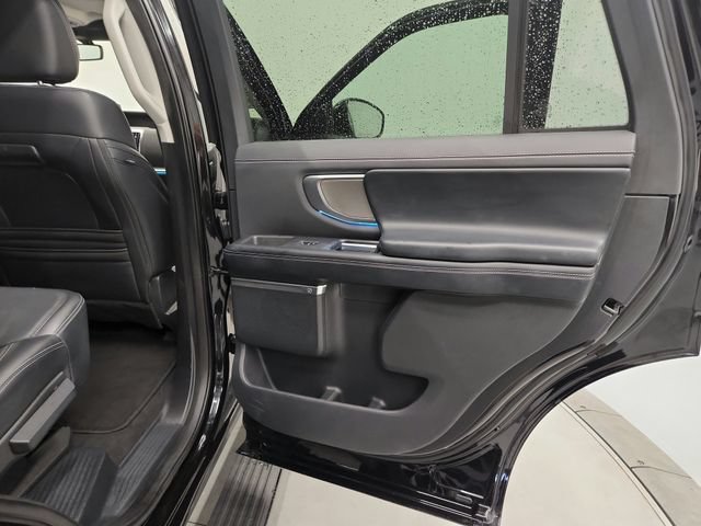 Used 2025 Ford Expedition Platinum AWD/4WD image 50