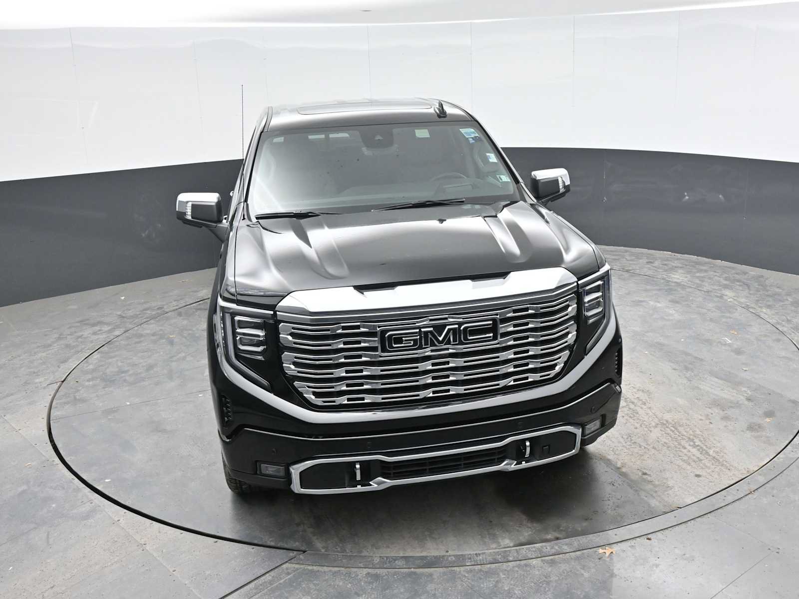 New 2026 GMC Sierra 1500 Denali w/ Denali Reserve Package AWD/4WD image 17