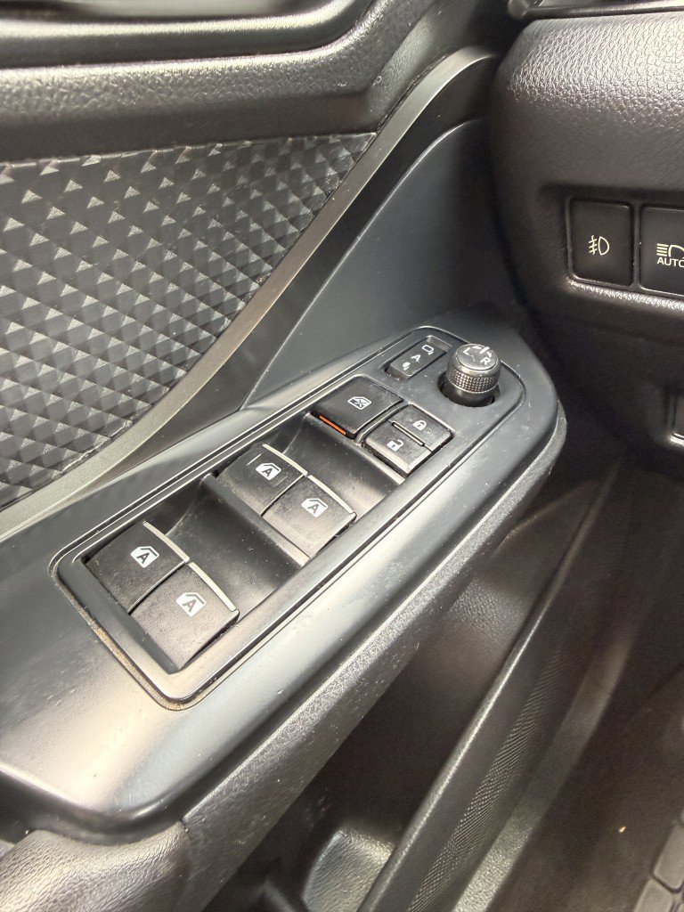 Used 2018 Toyota C-HR XLE FWD image 30